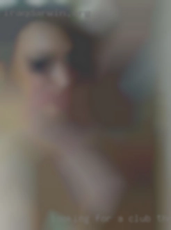Looking for in club threesome a mature  woman.